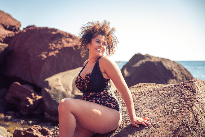 Jasmine Harman wears Curvy Kate Wrapsody Swimsuit on yacht!