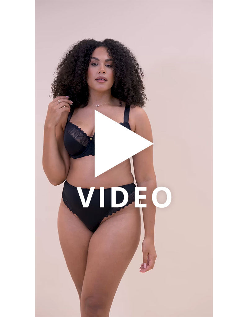 Get a 360 look at our Curvy Kate Wild One Balcony Bra Black