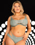 Model wears a size 32H